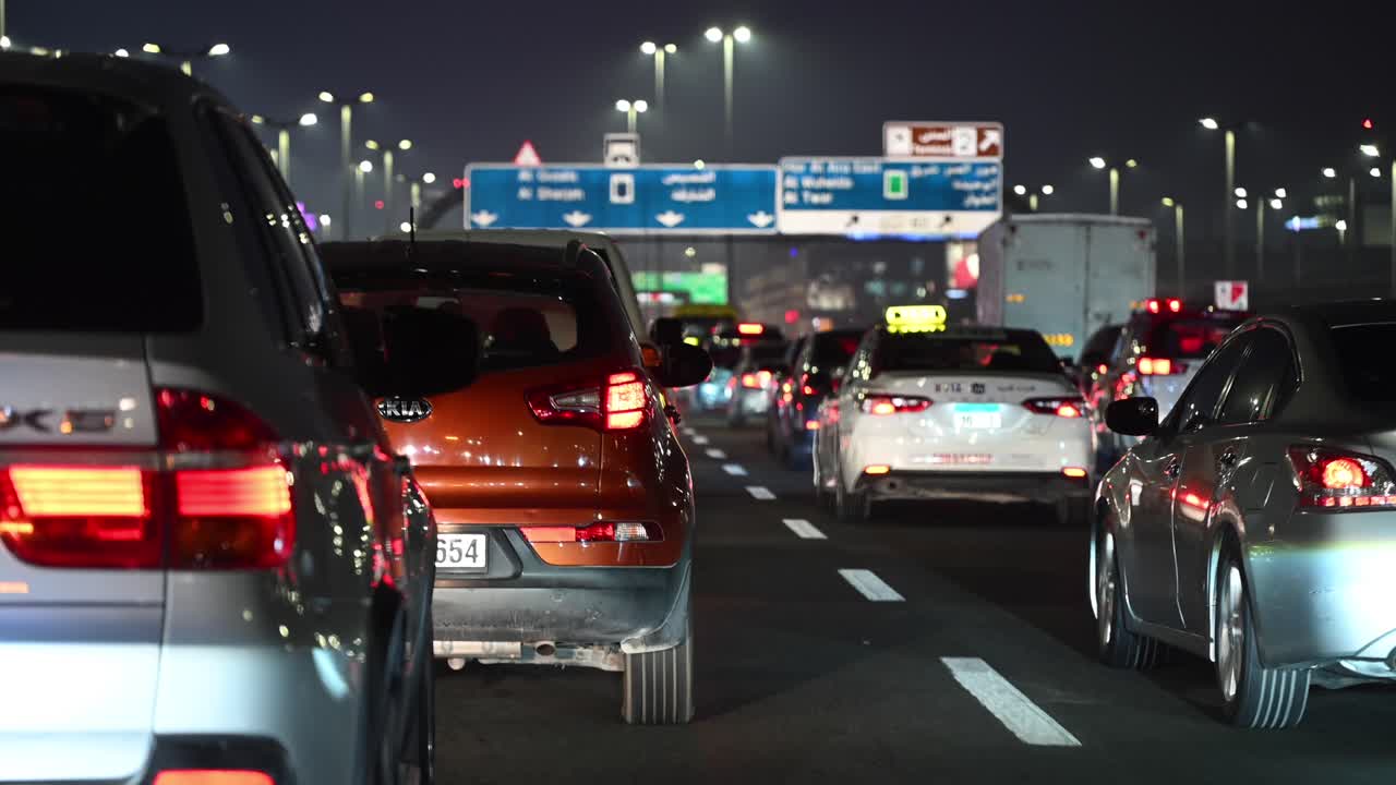 Dubai experiences sluggish traffic flow during peak evening hours