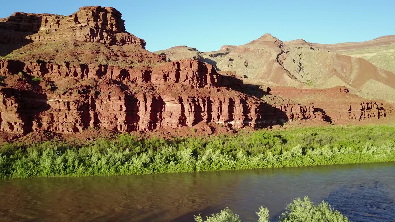 antena a lo largo del río san juan en utah