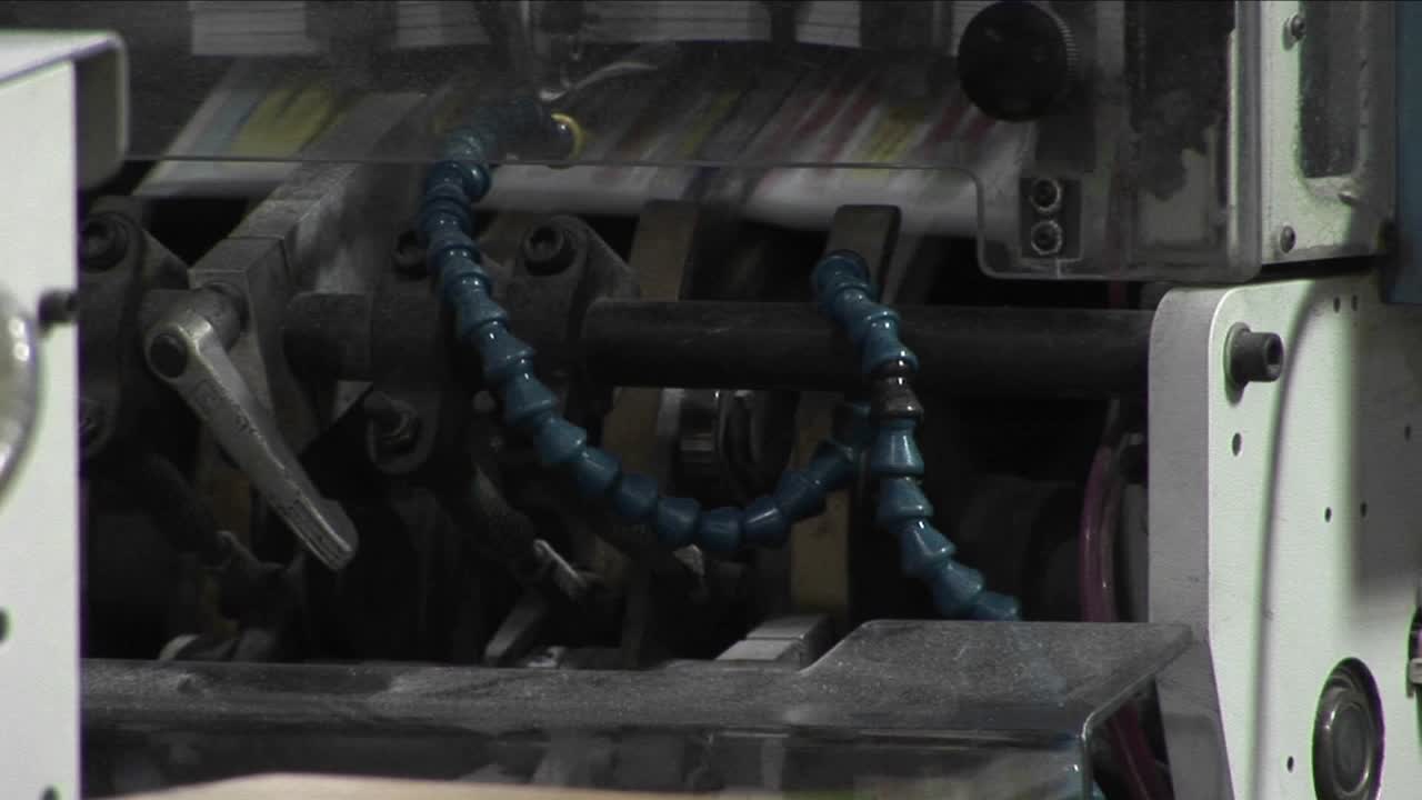 приложения к журналу проходят через печатную машину