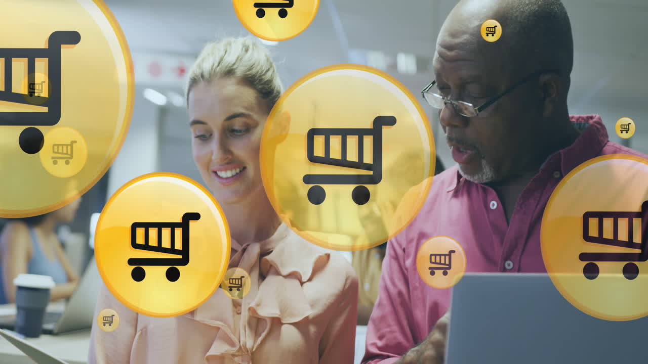 animación de iconos de carretillas digitales sobre diversas personas de negocios en la oficina.
