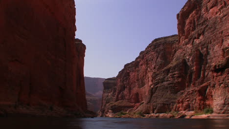 Una-Vista-A-Lo-Largo-Del-Río-Colorado-En-El-Gran-Cañón-De-Arizona