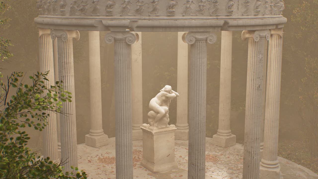 Zoom lento su una statua classica in un colonnato di giardino nebbioso