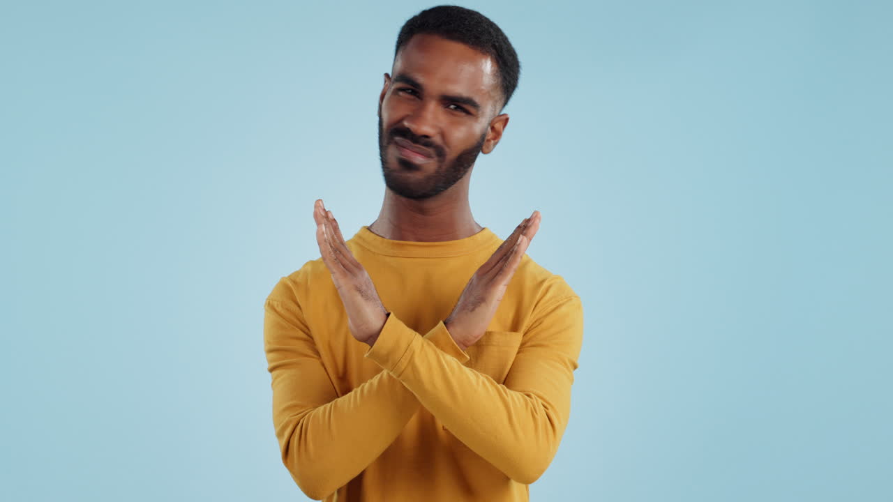 sacudiendo la cabeza, no y la cara de un hombre con parada