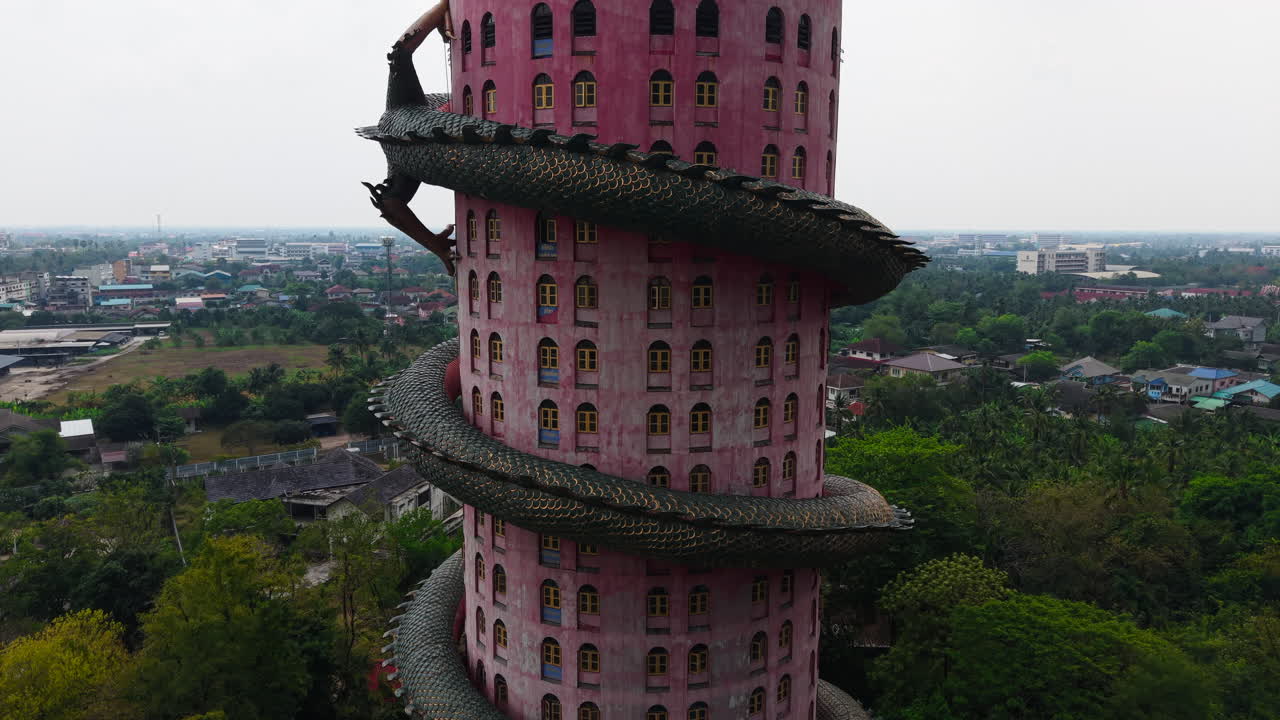 Chùa Wat Samphran hình Rồng