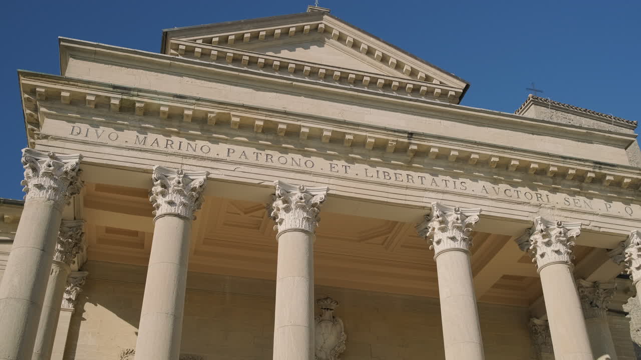 역사적인 건물의 고전 건축