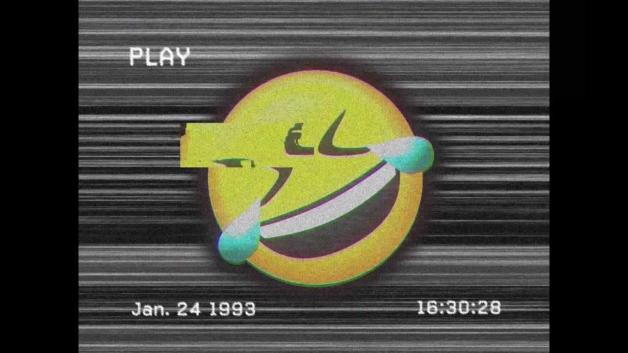 animación digital de vhs efecto de fallo sobre el emoji de la cara riendo contra el efecto estático de la televisión