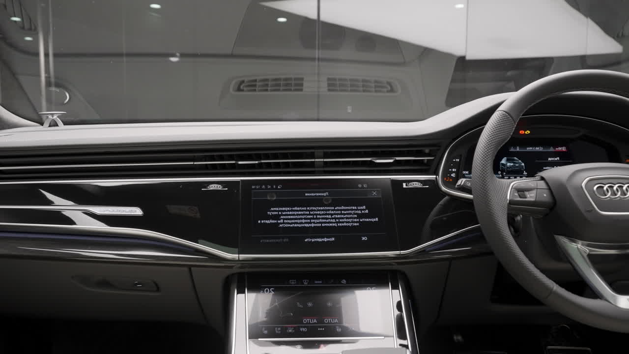 vista del interior del tablero de instrumentos del audi q7