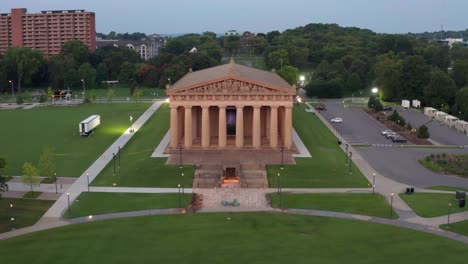 réplica del partenón en nashville, tennessee, en el campus universitario de la universidad de vanderbilt