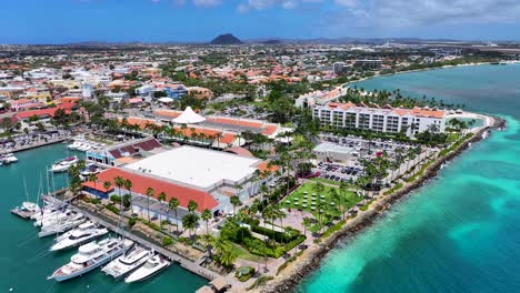 카리브해 네덜란드 아루바의 오랑제스타드 (oranjestad) 에 있는 럭셔리 리조트.
