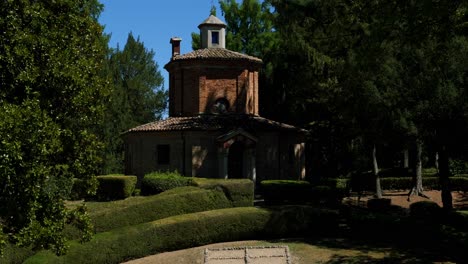 Saint-Eusebio-Kleine-Kirche-Von-Schloss-Uviglie-In-Italien