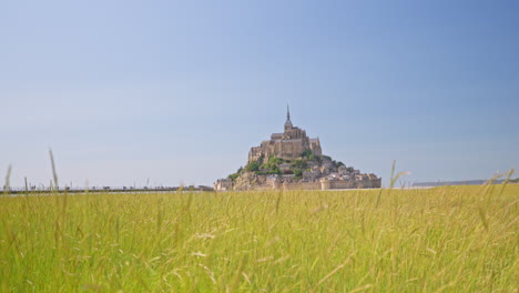 mont saint-michel looking out at castle with rack focus slow motion 4k