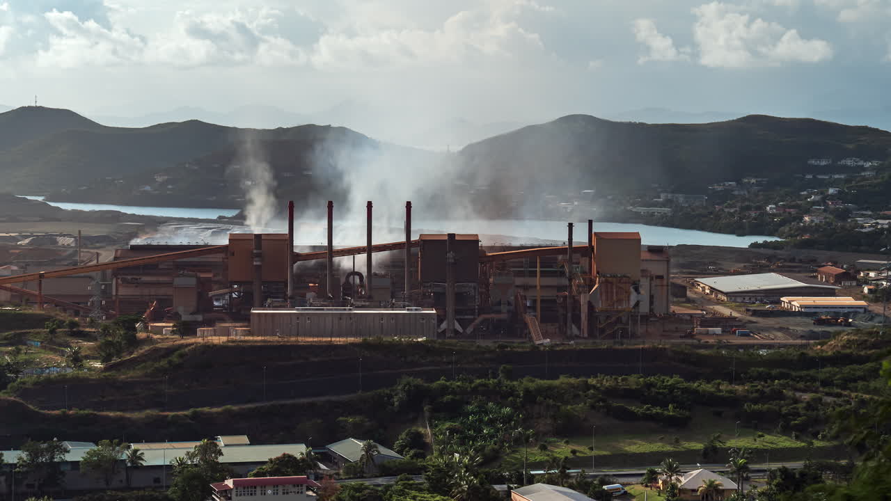 la contaminación de la fábrica sln contamina el aire de noumea, nueva caledonia