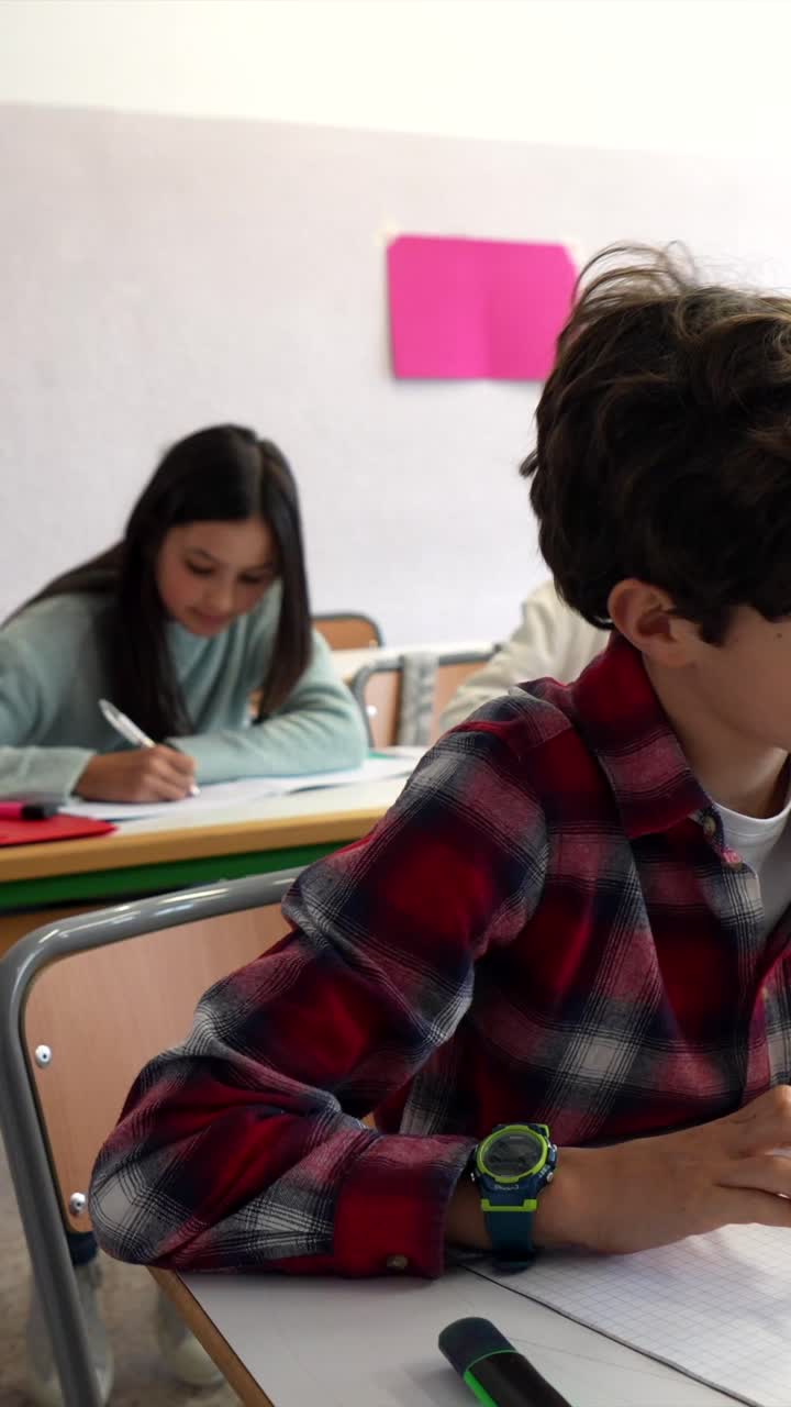 estudiantes en un entorno de aula