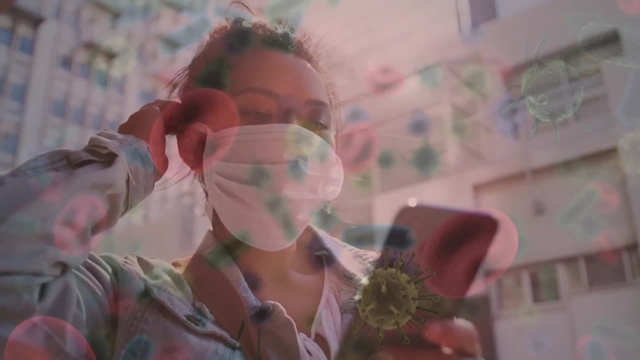 코로나 19 세포가 얼굴 마스크를 입은 여성을 가로질러 움직이는 애니메이션