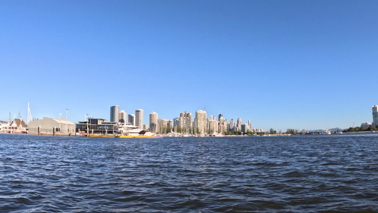 골드 코스트 의 도시 스카이라인 과 해안 전망