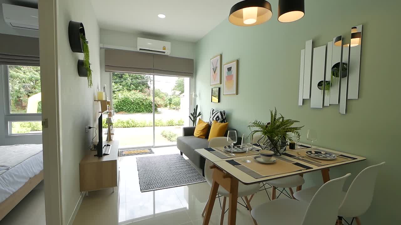 다채로운 집 장식 - 거실 및 식사 공간 둘러보기