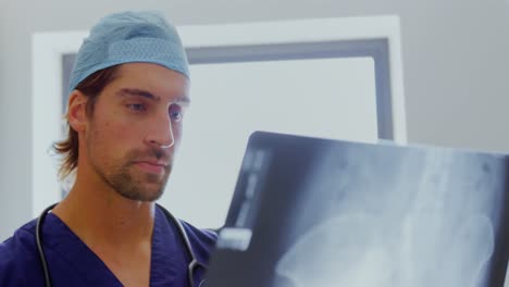 médico examinador de rayos x informe 4k