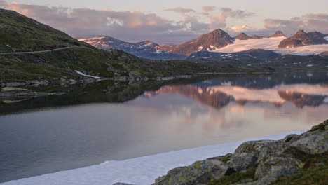 timelapse du coucher du soleil de jotunheimen norvège