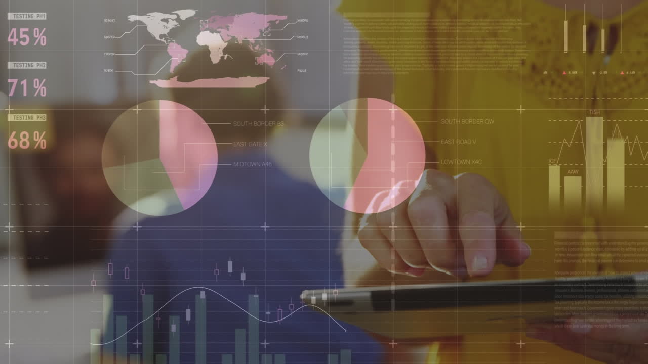 animación de procesamiento de datos estadísticos contra la sección media de mujeres que utilizan tableta digital en la oficina