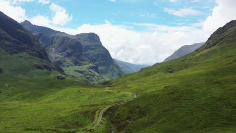 glen coe antena aérea, verano, tierras altas, escocia