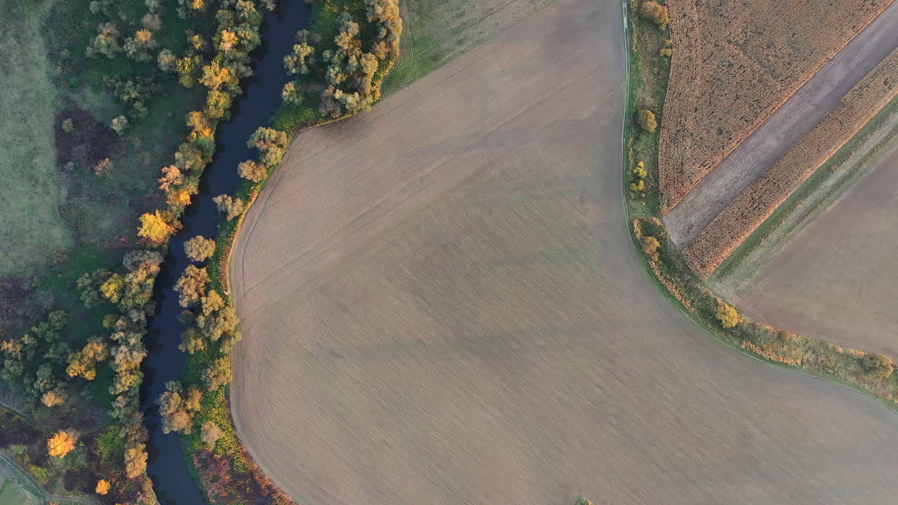 hermoso paisaje de otoño paisaje en hungría