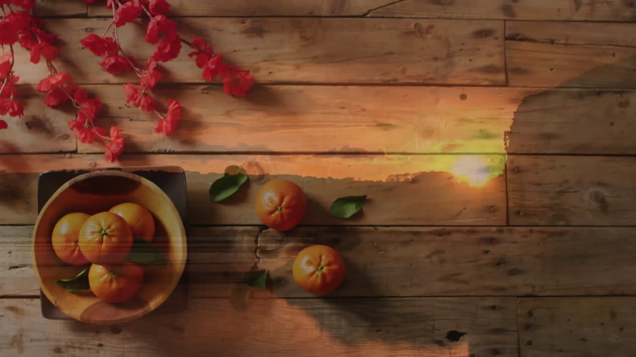 animación de decoraciones tradicionales chinas con puesta de sol en fondo de madera.