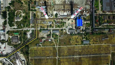 zona de producción de fábricas industriales. vista aérea de la zona de la industria pesada