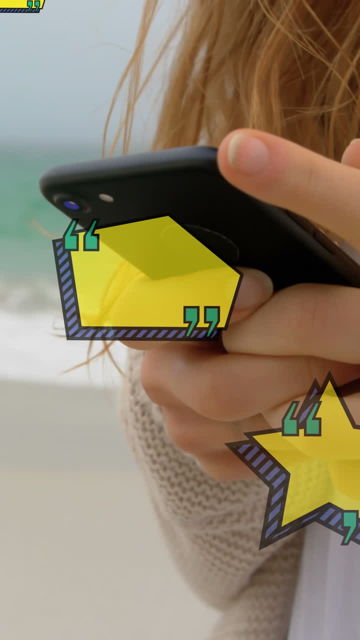 animación de iconos de citas sobre la sección media de una mujer caucásica que usa un teléfono inteligente en la playa