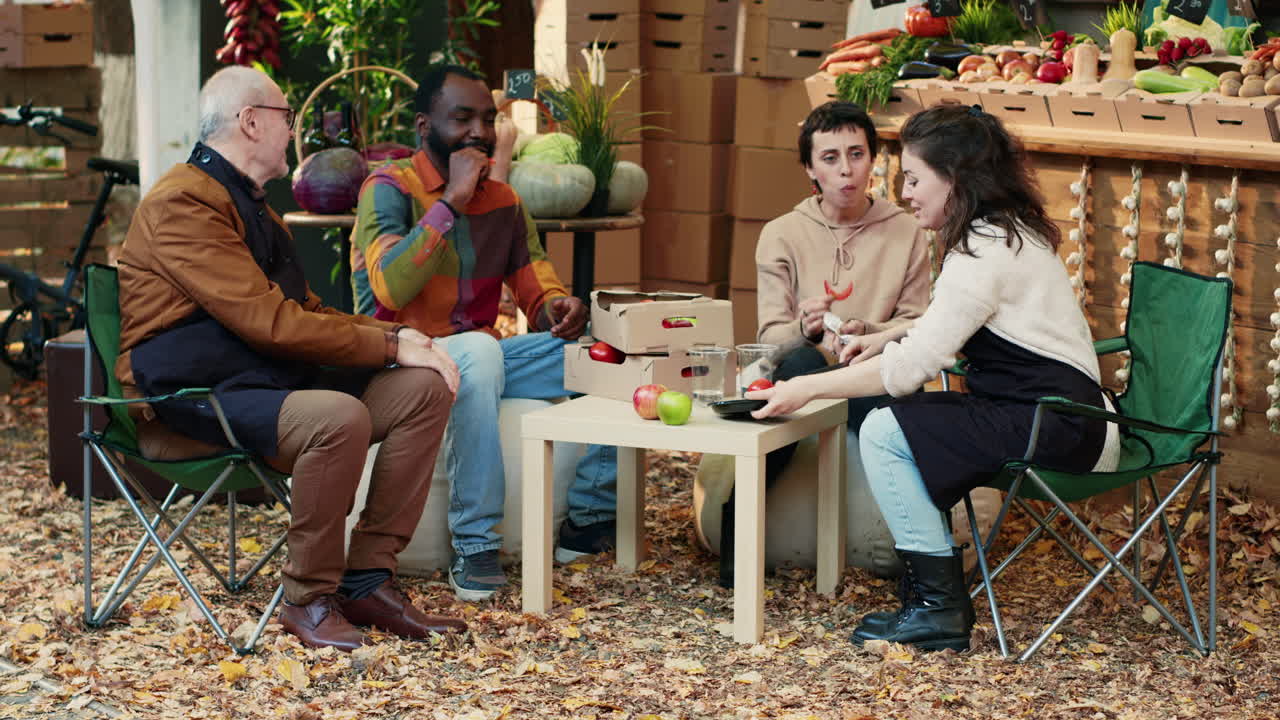 People enjoying a picnic at the farmers market