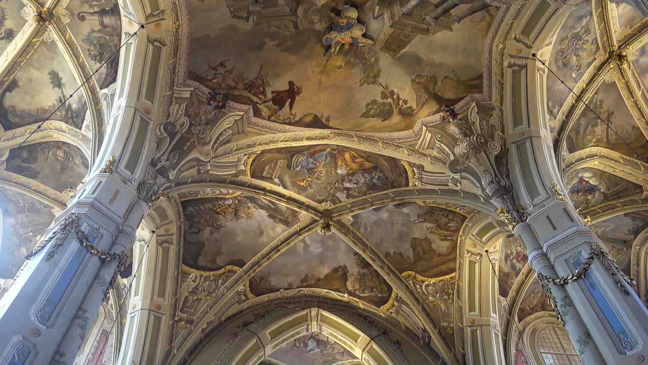 Fotografía de la Catedral Católica. Leópolis, Ucrania