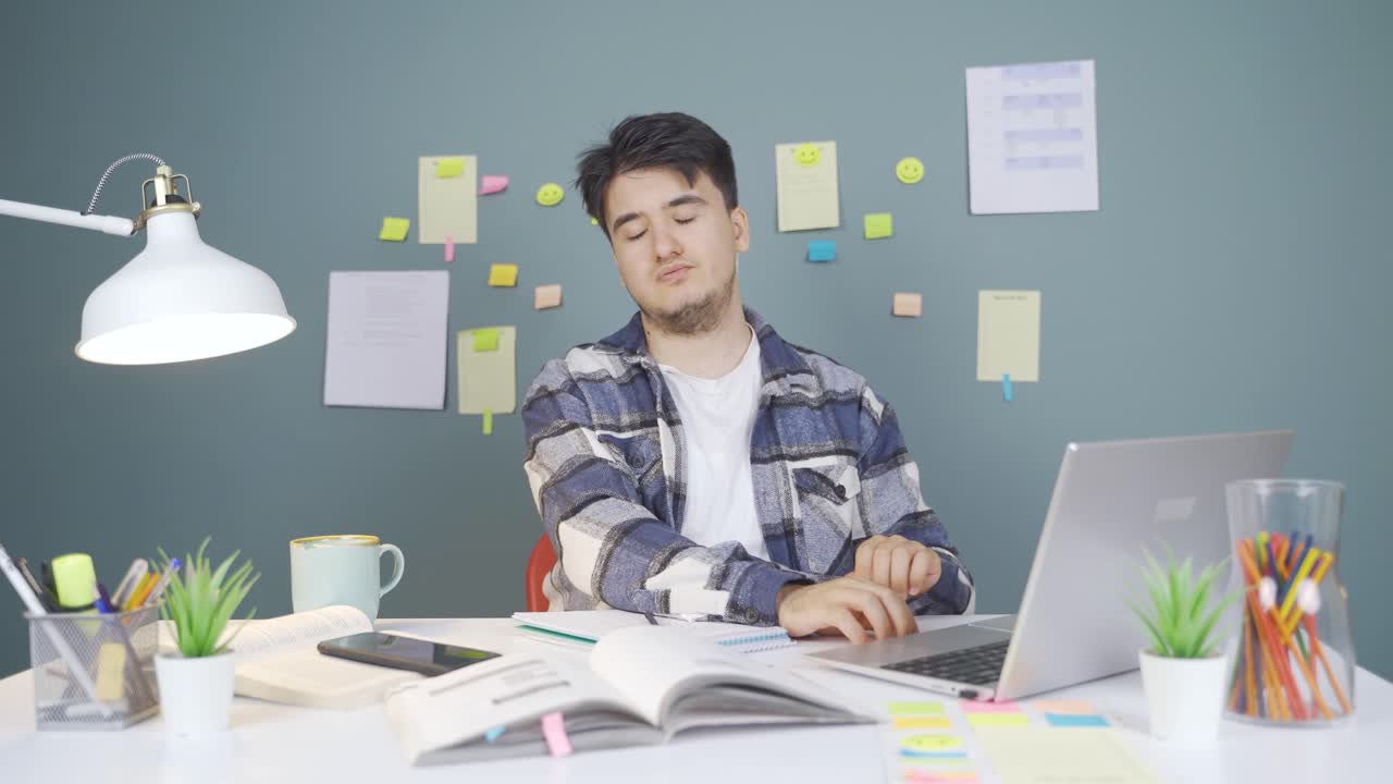 불행한 남학생 공부.