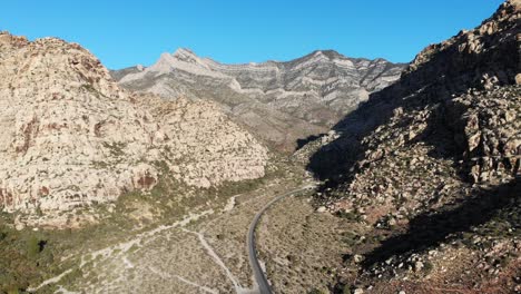 Carreteras-Secundarias-Escénicas-En-El-área-De-Conservación-Nacional-De-Red-Rock-Canyon,-Cerca-De-Las-Vegas,-Nevada