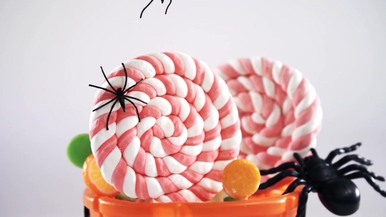 Dynamic Halloween Transition Effects with Spooky Graphics