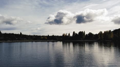 Drohnenaufnahmen-Einer-Wunderschönen-Patagonischen-Landschaft-5