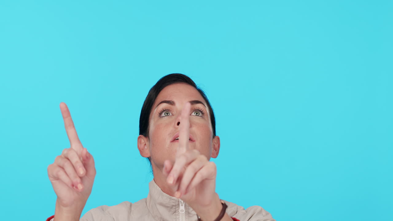 señalamiento, espacio y elección con rostro de mujer