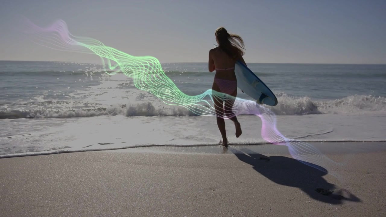 Surfer mit Brett läuft in die Brandung, um Wellen zu reiten, Wellenform driftet nach links über den Pfad für Sport