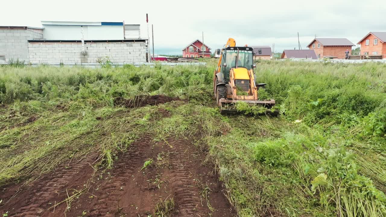 limpieza de tierras con tractor
