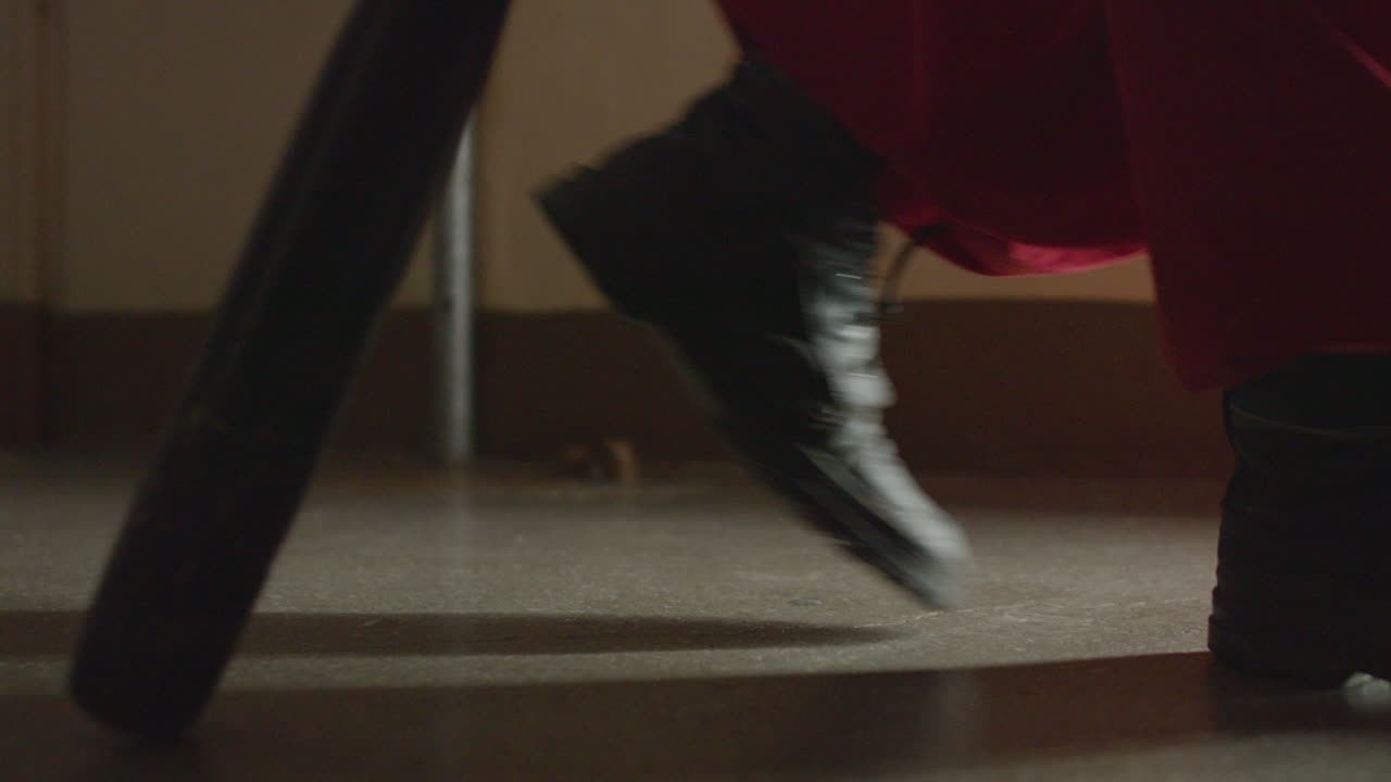 고 있는 사람 의 근접 사진