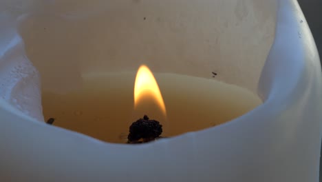 tiro de flor y vela utilizada para un funeral