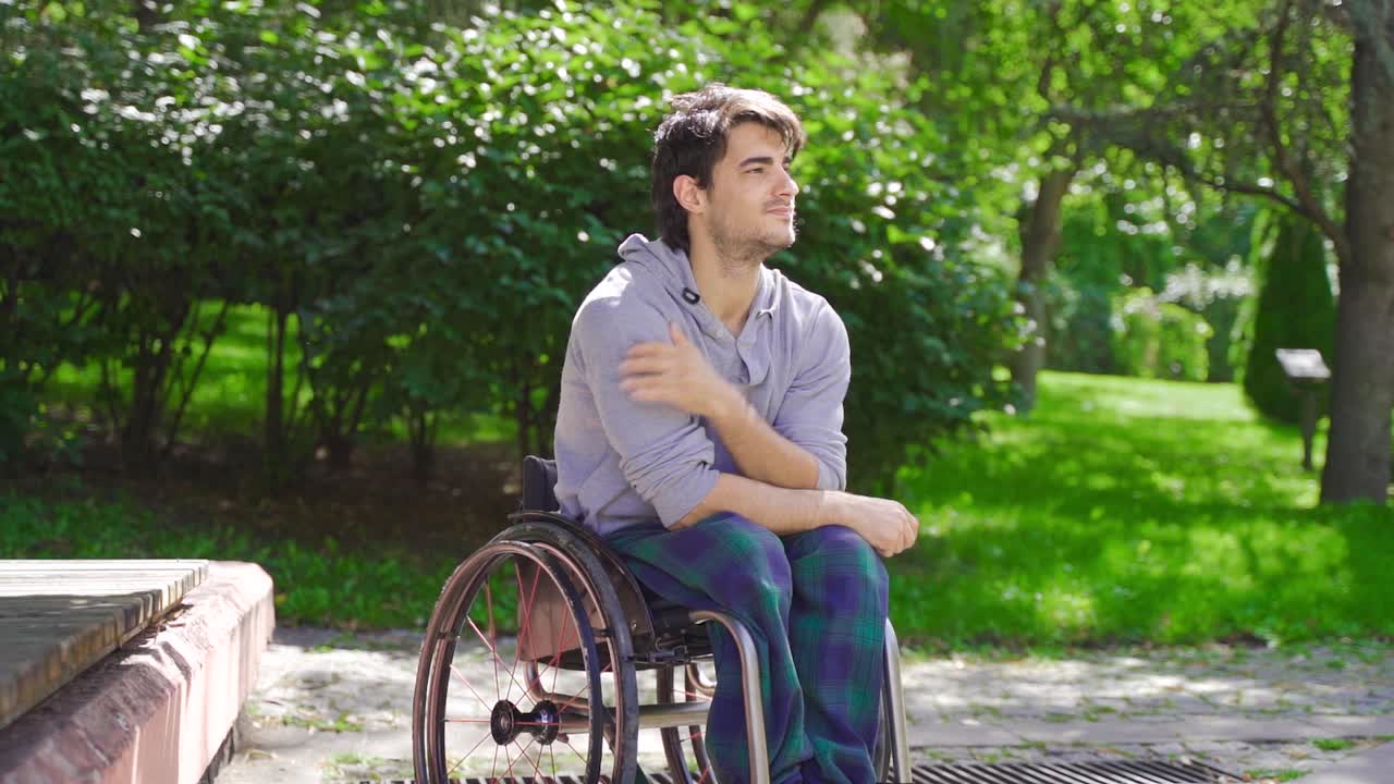 enfadarse en cámara lenta.