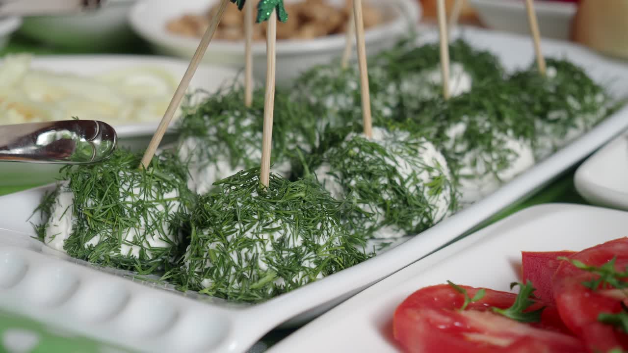 치즈와 과 함께 터키식 아침식사