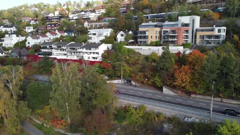 Vista-Aérea-De-Un-Barrio-Del-Fiordo-De-La-Ciudad-De-Oslo-En-El-País-De-Noruega