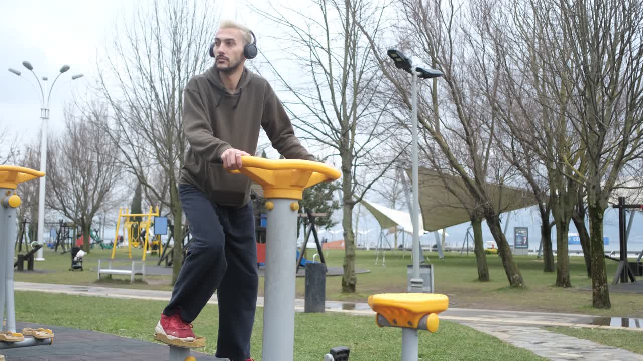 bici paso a paso en el parque
