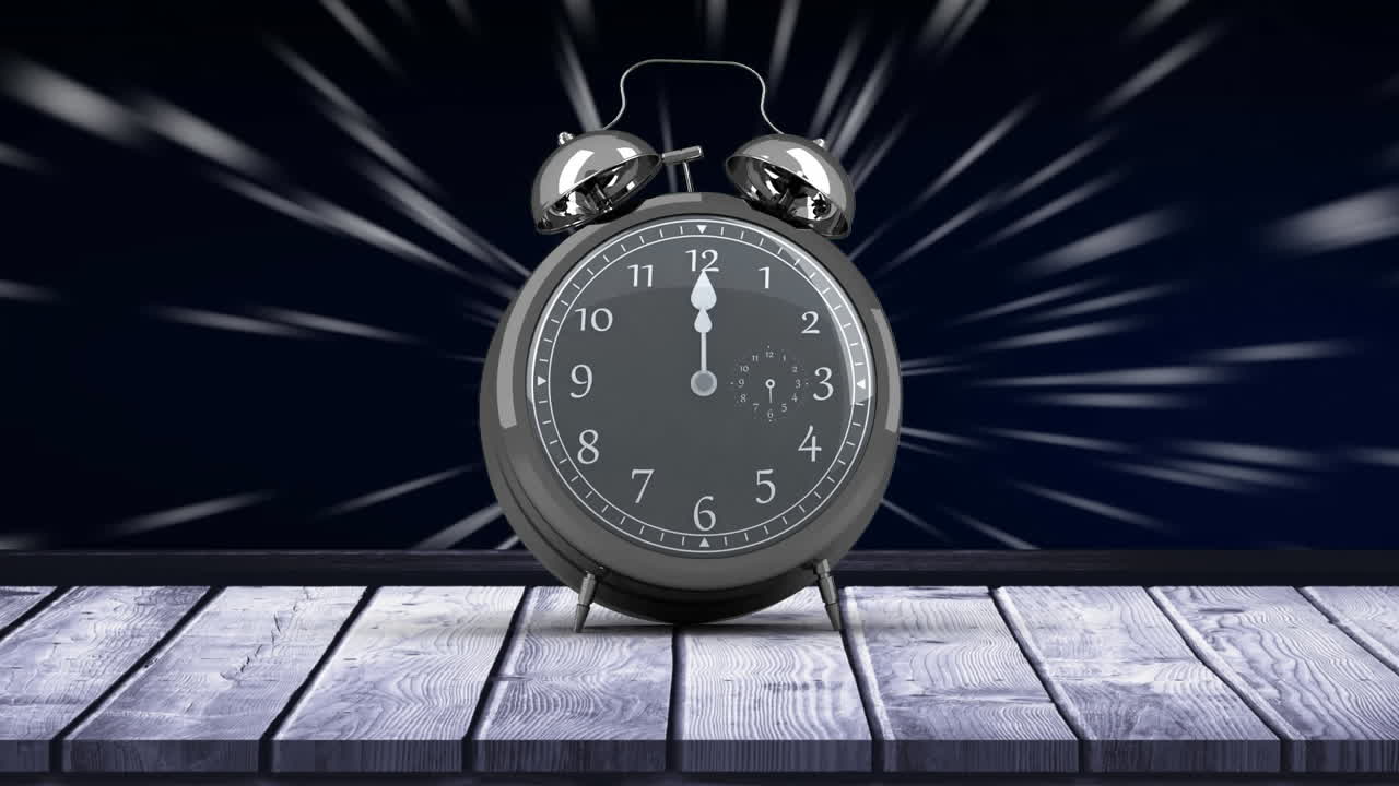 빈티지 알람 시계의 애니메이션이 빨리 움직이고 파란색 배경에 빛의 흔적으로 울리고 있습니다.