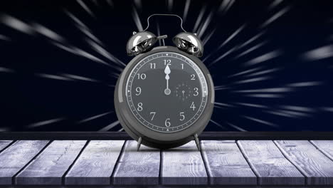 animación de reloj despertador vintage moviéndose rápido y sonando con rastros de luz sobre fondo azul