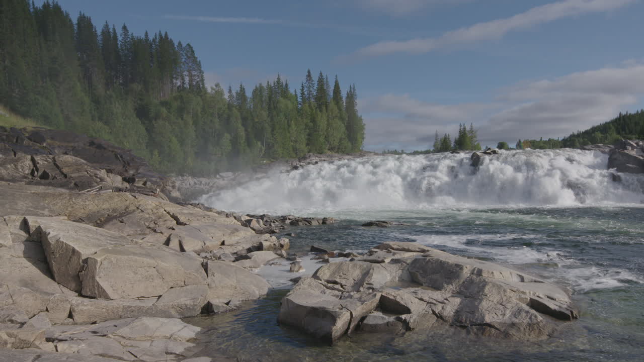 Waterfall Vid 4K 03