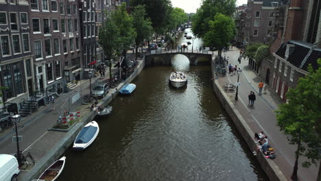 canal tour in amsterdam