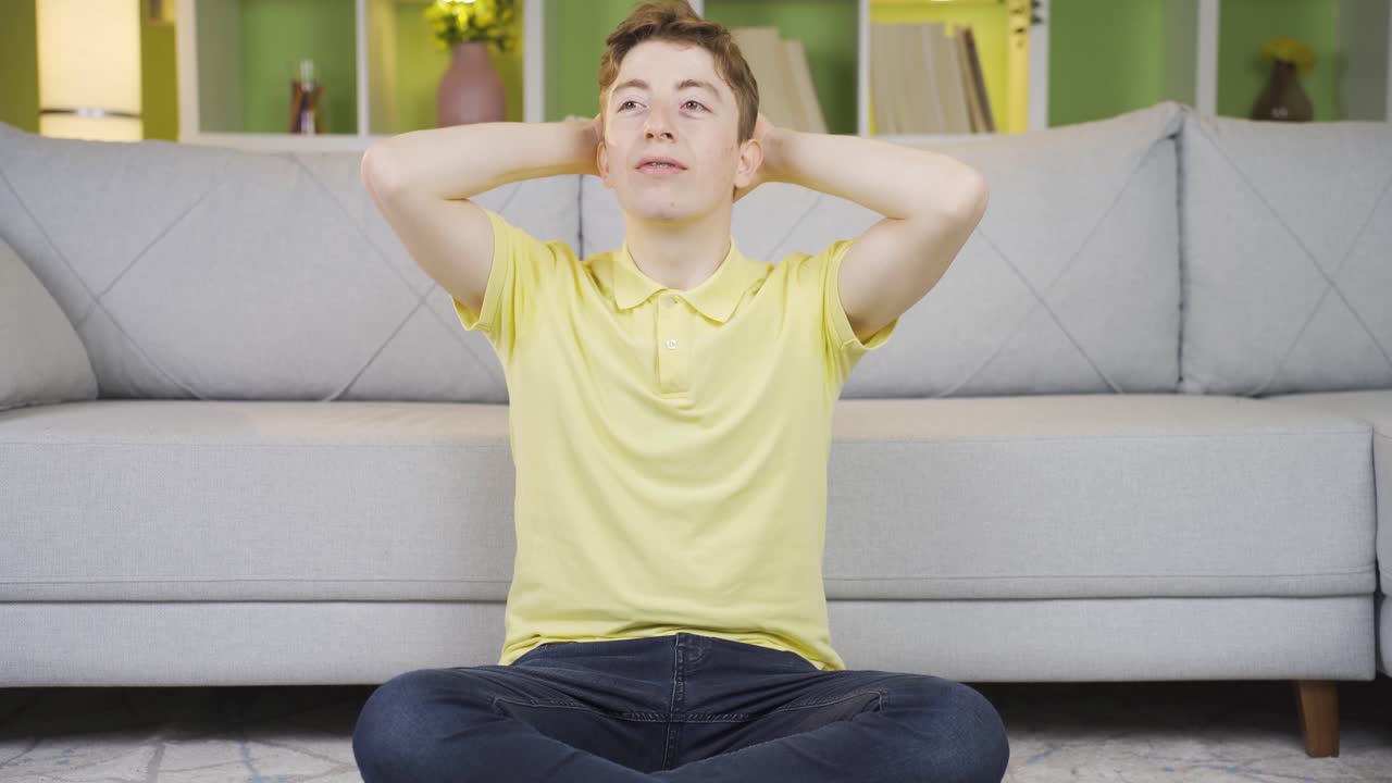 긍정적인 생각을 하는 젊은이.