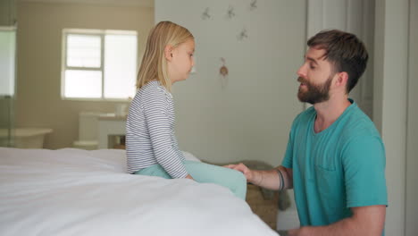 Amor,-Padre-Abraza-A-Su-Hija