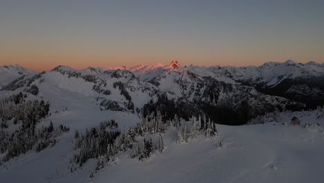 Stunning-sunset-over-the-mountains-of-British-Columbia